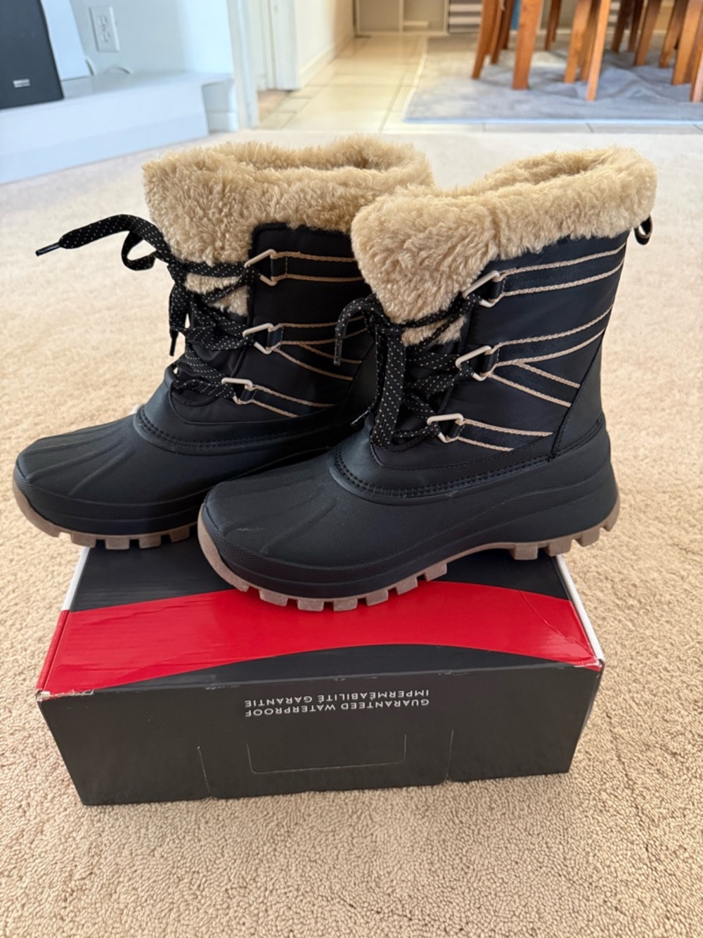NWT Women’s 10M Cougar Black Winter Snow Boots with Faux Fur Lining - Picture 2 of 8